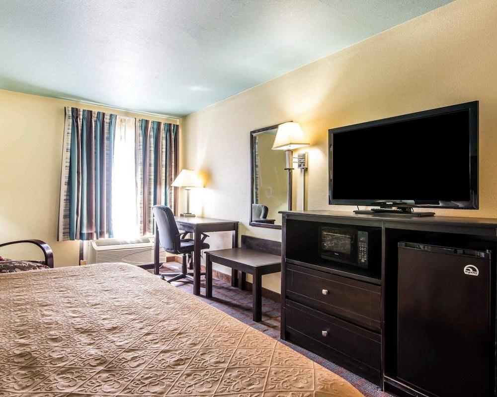 Hotel Surestay By Western Blue Springs
