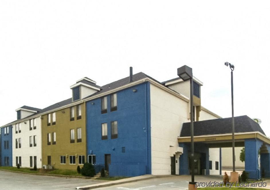 Hotel Surestay By Western Blue Springs